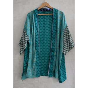 Kimono corto de seda india hecho a mano para mujer, ropa de dormir estampada, ropa de descanso - Product Image 1