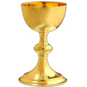 Cáliz y Ciborio de Metal, Diseñados para Ceremonias de Comunión en la Iglesia, con un Elegante Diseño Litúrgico Tradicional - Product Image 1