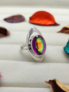 Anillo de Cuarzo Místico, Joyería Encantadora con Piedras Preciosas Naturales, Elegante Anillo de Cóctel para Mujer, Regalo Único Hecho a Mano - Product Image 1