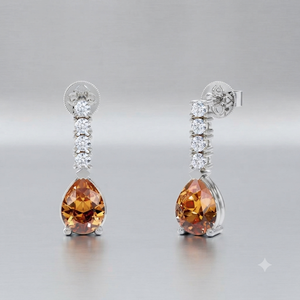 Pendientes Clásicos de Plata 925 con Citrino en Corte Pera y Moissanita en Corte Brillante Redondo para Joyería de Boda para Mujer - Product Image 1