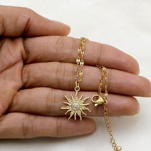 Collier Pendentif Soleil en Argent Sterling 925 Plaqué Or avec Breloque Diamant CZ, Bijou Céleste, Cadeau pour Femmes et Filles - Vente en Gros - Product Image 3