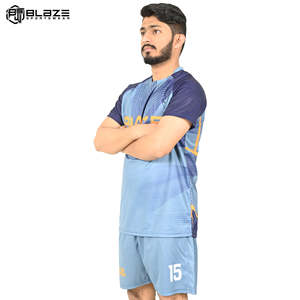 Dégradé de couleur 100% Polyester Sets Soccer Suit Wear Caractéristiques Tissu de qualité supérieure Conçu pour la durabilité, confort Costume maillot de football - Product Image 4