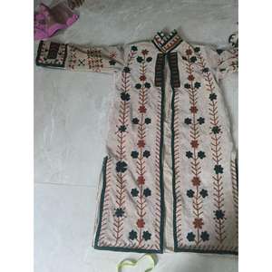 เสื้อแจ็คเก็ตกำมะหยี่ยาวสไตล์ซูซานี หรูหรา เป็นมิตรกับสิ่งแวดล้อม ปักลายดอกไม้ด้วยมือ สไตล์โบฮีเมียน วินเทจ สำหรับผู้หญิง ฤดูหนาว เหมาะสำหรับเทศกาลต่างๆ - Product Image 4