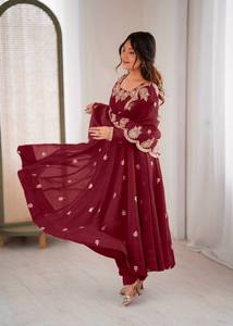 Costume Anarkali traditionnel pour femmes, couleur marron, avec dupatta brodé, coupe ample, longueur cheville, polyester, style Inde Pakistan - Product Image 6