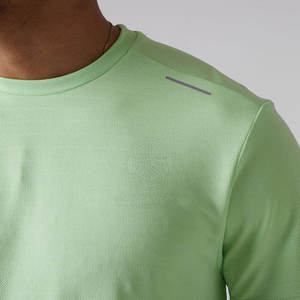 Conjunto Deportivo Cómodo para Hombre, Camiseta y Pantalones Cortos de Tela Elástica, Ideal para Entrenamiento, Running y Ejercicio al Aire Libre - Product Image 6