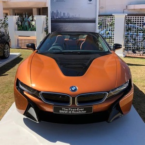 Auto Deportivo Híbrido Enchufable de Lujo y Alto Rendimiento I8, Coupé Premium Automático, Fibra de Carbono y Plástico, Garantía de 3 Años - Product Image 2