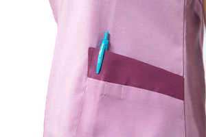 ชุดจั๊มสูทสครับแขนสั้นคอวียืดได้สำหรับทุกเพศ OEM ผลิตจากโพลีเอสเตอร์ผสมสแปนเด็กซ์ เหมาะสำหรับใช้ในโรงพยาบาลช่วงฤดูร้อน - Product Image 5