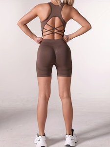 Ensemble de yoga sans couture personnalisé pour femme : soutien-gorge de sport et tenue d'entraînement taille haute respirante et extensible pour la course et l'entraînement - Product Image 2