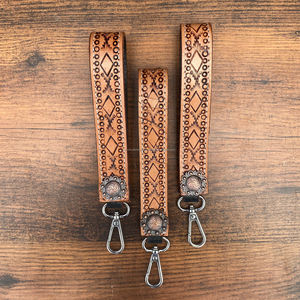 Nouvelle arrivée 2025 meilleure vente bracelet en cuir usiné à la main porte-clés lanière en cuir véritable avec Concho en métal pour unisexe - Product Image 5