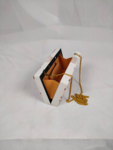 Pochette de soirée glamour en résine nacre, forme personnalisée, faite à la main, peinte à la main, couleurs personnalisées, art de la mode, objet de collection - Product Image 5