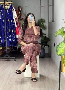 ชุดคุर्ติพิมพ์ลายผ้าเรยอนสุดเก๋สำหรับผู้หญิง |   ชุดเสื้อผ้าสไตล์ชาติพันธุ์ทันสมัย - Product Image 2