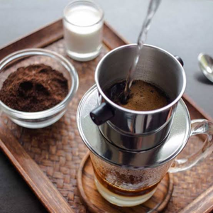 กาแฟโรบัสต้า QQ อีโค่ เวียดนามคุณภาพสูง – รสชาติเข้มข้นและกลมกล่อม, คั่วกลาง 100% บดละเอียด, อายุการเก็บรักษา 18 เดือน, ความชื้น 5% - Product Image 1