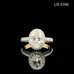 Anillo de Compromiso con Diamante de Corte Ovalado para Mujer, Oro Blanco de 14K, Certificado IGI, Estilo Clásico con Diamantes Laterales - Product Image 1