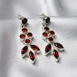 Boucles d'oreilles pendantes en argent sterling 925 avec grenat, faites à la main, pierres précieuses grenat rouge, bijoux fantaisie pour femmes, vente en gros - Product Image 2