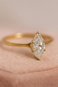 Anillo de Compromiso con Moissanita Corte Marquesa, Chapado en Oro de 18K, con Seis Puntas, Anillo de Boda Solitario para Mujer - Product Image 6
