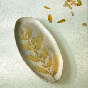 Elegante Plato para Servir con Diseño Pintado a Mano, Servidor de Madera para Comer en Casa, Disponible para Uso en Cocina y Restaurante - Product Image 1