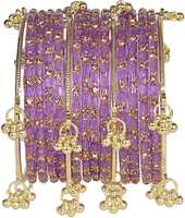 Un ensemble de bracelets jhumka kashmiris multicolores dorés, très tendance et très prisés, pour les mariées, les mariages et les fêtes. Qualité supérieure