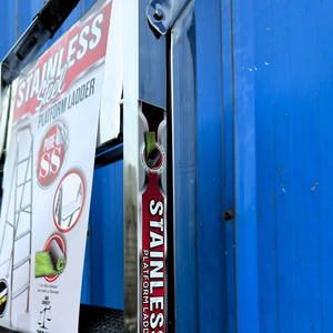 บันไดอลูมิเนียมพร้อมฐานกันลื่นเพื่อป้องกันพื้นเพิ่มเติม - Product Image 3