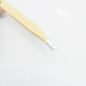 Pince à épiler professionnelle Kaamir Instruments en acier inoxydable à pointe de précision, anti-magnétique, à pointe lisse et confortable pour extensions de cils - Product Image 3