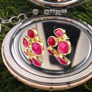 Pendientes de tuerca con gemas de rubí y jade, chapados en oro de 18k, de latón macizo, minimalistas, ligeros, para uso diario, elegantes, joyería de moda. - Product Image 3