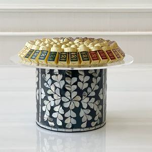 Support à gâteau moderne chic en nacre, piédestal en bois à motif de coquillages bleus avec plateau en verre, idéal pour les goûters. - Product Image 4