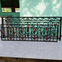 Designs élégants de balustrades de balcon en fer forgé pour sublimer instantanément l'attrait de votre maison et son style extérieur moderne.