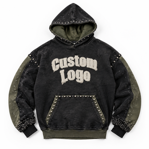 Sweat à capuche noir de luxe, 420g, coupe oversize, avec patch en chenille à strass, empiècements en sergé, rivets métalliques et applique ornée, style punk rock - Product Image 1