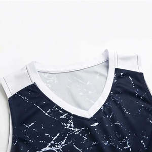 Maillot de basket-ball pour homme respirant et personnalisable de haute qualité, couleurs personnalisées, manches courtes, 100% polyester - T-shirt de sport athlétique - Product Image 2