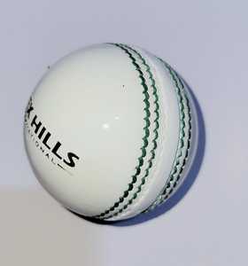 Pelota de Cricket de Cuero Premium OEM de 4 Piezas, 156g, Profesional, para Partidos de Prueba, Dura, Cosida a Mano, Ambidiestra, Grosor de 13-16mm |   IBEX - Product Image 5