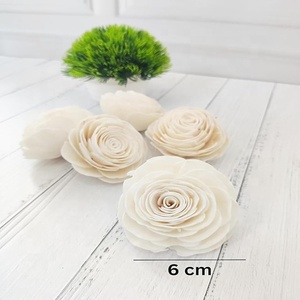 Flores Hechas a Mano Sola de Advaith Impex - Ecológicas, en Múltiples Tamaños y Diseños, Origen Bengala Occidental, para Múltiples Ocasiones - Product Image 1