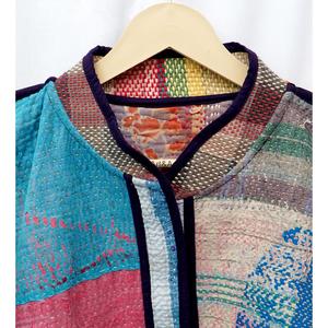 Chaqueta Kantha Vintage Ecológica Premium para Mujer - Diseño Boho Hecho a Mano, Acolchado, Patchwork, 100% Algodón, Reversible, de Secado Rápido - Product Image 6