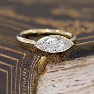 Anillo de Compromiso Solitario con Diamante Marquise de 2 Quilates, Cultivado en Laboratorio, Certificado IGI, Oro Amarillo Sólido de 14K, Engaste en Bisel - Product Image 1