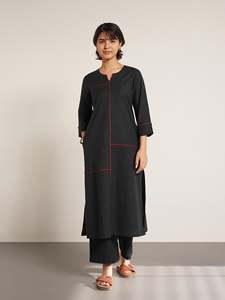 Vestido Maxi Negro con Ribete en Contraste Rojo, Manga Tres Cuartos, Corte Holgado, Tela de Algodón Tejido, Uso Diario Informal - Product Image 1