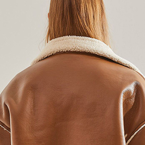 Chaqueta bomber de cuero PU marrón para mujer con cuello y puños de piel sintética, abrigo corto grueso a prueba de viento para invierno - Product Image 6