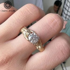 Bague de fiançailles pour femme Charm Jewells en argent plaqué or avec moissanite taille coussin, sertie à griffes, design animal vintage, IGI - Product Image 3