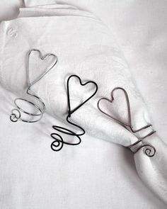 แผ่นโลหะขัดเงาสีทอง รูปทรงกลมแบบกลวง ตัดด้วยเลเซอร์ แหวนรัดผ้าเช็ดปากสำหรับงานออกแบบ คุณภาพสูง สำหรับงานแต่งงาน แหวนรัดผ้าเช็ดปากแบบขายส่ง - Product Image 4