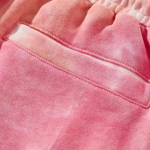 Shorts Tie-Dye pour Hommes à Prix de Gros – Tenue Décontractée, Taille Élastique, Été, Tailles et Couleurs Personnalisables, Respirant, Écologique, Devant - Product Image 5