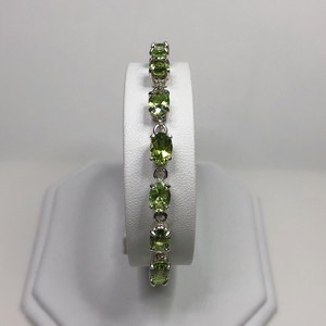 Pulsera con Dije de Peridoto en Plata de Ley, Joyería de Lujo de Alta Calidad, Regalo para Mujer - Piedra de Nacimiento de Agosto, San Valentín, Aniversario - Product Image 5