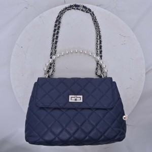 Sac à bandoulière en cuir PU matelassé bleu marine avec motif losanges, doublure en polyester, chaîne de perles, style féminin, fermeture à fermoir pour femme - Product Image 6