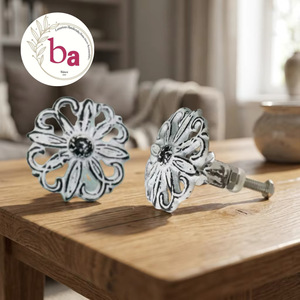 Poignées de meubles en fonte de fer rustiques modernes en forme de fleur pour armoires, salles de bain, hôtels, gymnases, tiroirs - Durables - Product Image 1