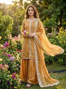 Salwar Kameez LAMOUNT Amarillo Mostaza Bordado en Seda y Algodón con Dupatta, Traje Tradicional Pakistaní para Fiestas, de Secado Rápido - Product Image 1