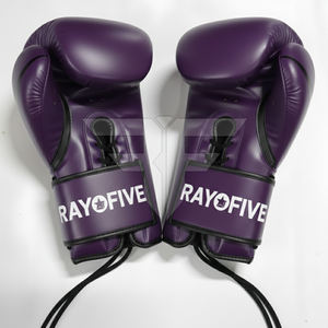Gants de boxe professionnels en cuir de haute qualité avec logo personnalisé, évacuation de l'humidité et fermeture auto-agrippante, lavables - Product Image 1