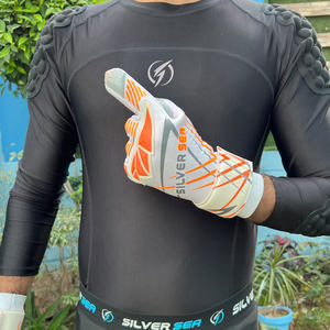 Gants de gardien de but SILVER SEA SPORTS sur mesure, haute qualité, en latex allemand, respirants, antidérapants, avec protection des doigts. - Product Image 6