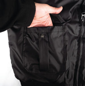 Veste bomber softshell imperméable et coupe-vent personnalisable pour agent de sécurité, avec logo personnalisé, pour homme. - Product Image 4