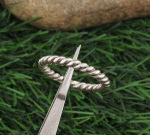 Anillo Minimalista de Plata de Ley 925 con Turquesa Engastada en Bisel, Anillo Delicado Apilable, Pulido Brillante, Resistente al Deslustre, para Uso Diario y Fiestas - Product Image 2