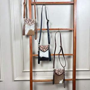 กระเป๋าหนังวัวแท้สไตล์ตะวันตก งานแฮนด์เมด ดีไซน์ไม่ซ้ำใคร สายสะพายปรับได้ กระเป๋าถือขนาดเล็กสำหรับผู้หญิง - Product Image 5