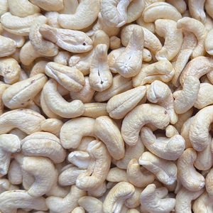 Fabricación de Nueces de Anacardo Crudas, Nueces de Anacardo WW180, Venta al por Mayor de Nueces de Anacardo Exportadas a Asia, la UE y Oriente Medio - Product Image 1