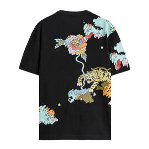 เสื้อยืดแขนสั้นสีดำผู้ชาย พิมพ์ลายการ์ตูน ทรงโอเวอร์ไซส์ คอกลม สไตล์สตรีท ผ้าเจอร์ซีย์ ผ้าฝ้าย ทรงปกติ - Product Image 2