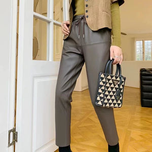 กางเกงหนังแท้หนังแกะสำหรับผู้หญิงเอวยางยืดมีเชือกผูกสีดำ/สีเทากางเกงทรงดินสอขาตรง - Product Image 1