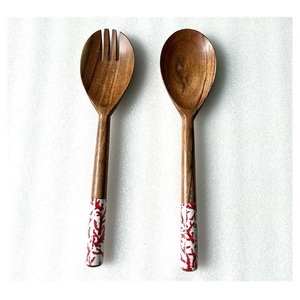 Ensemble de service à salade en acacia très demandé avec poignée émaillée, cuillère et fourchette à salade en bois, ustensiles de cuisine, couverts en bois - Product Image 2